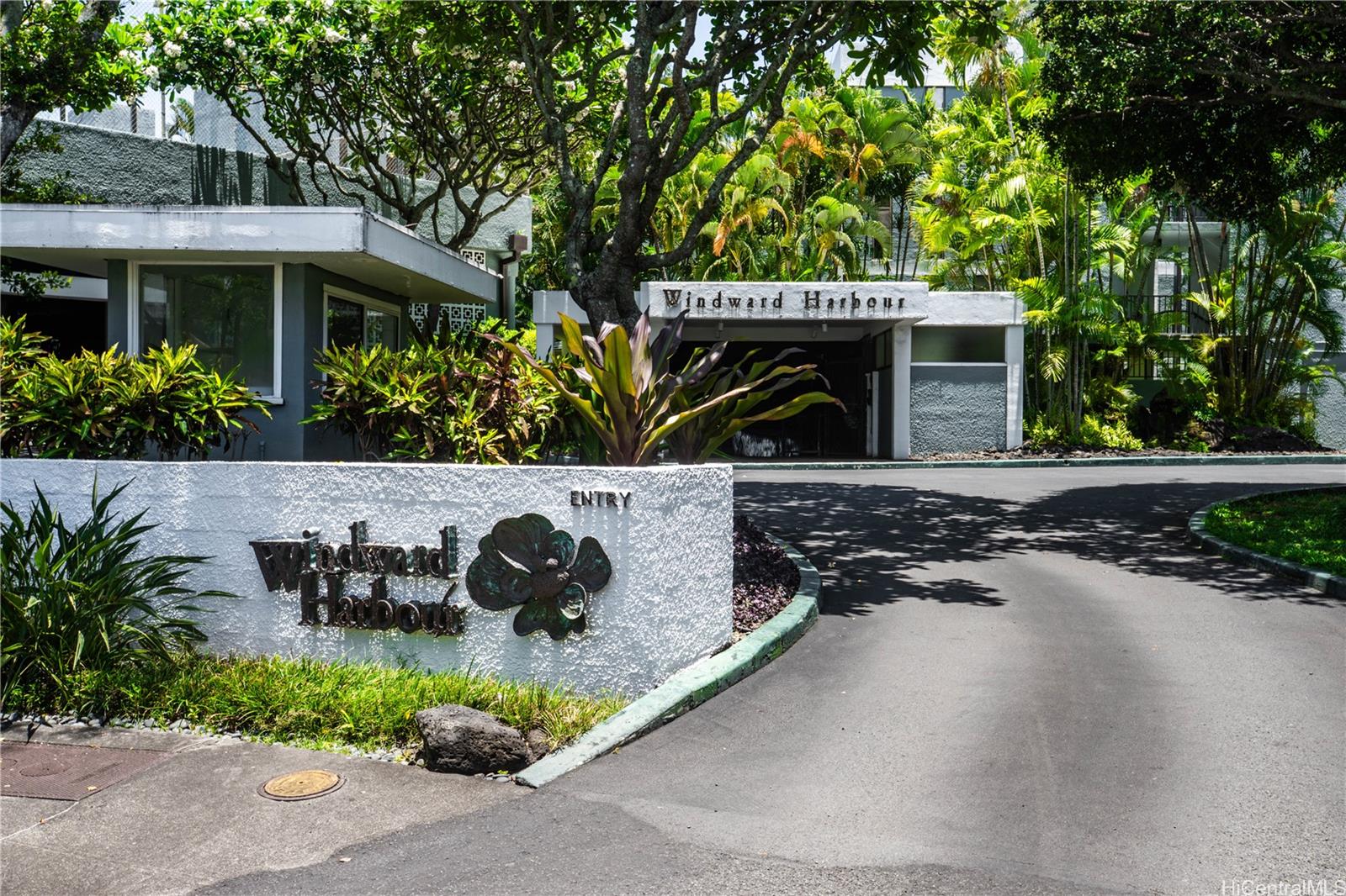 1030 Aoloa Place 5105B