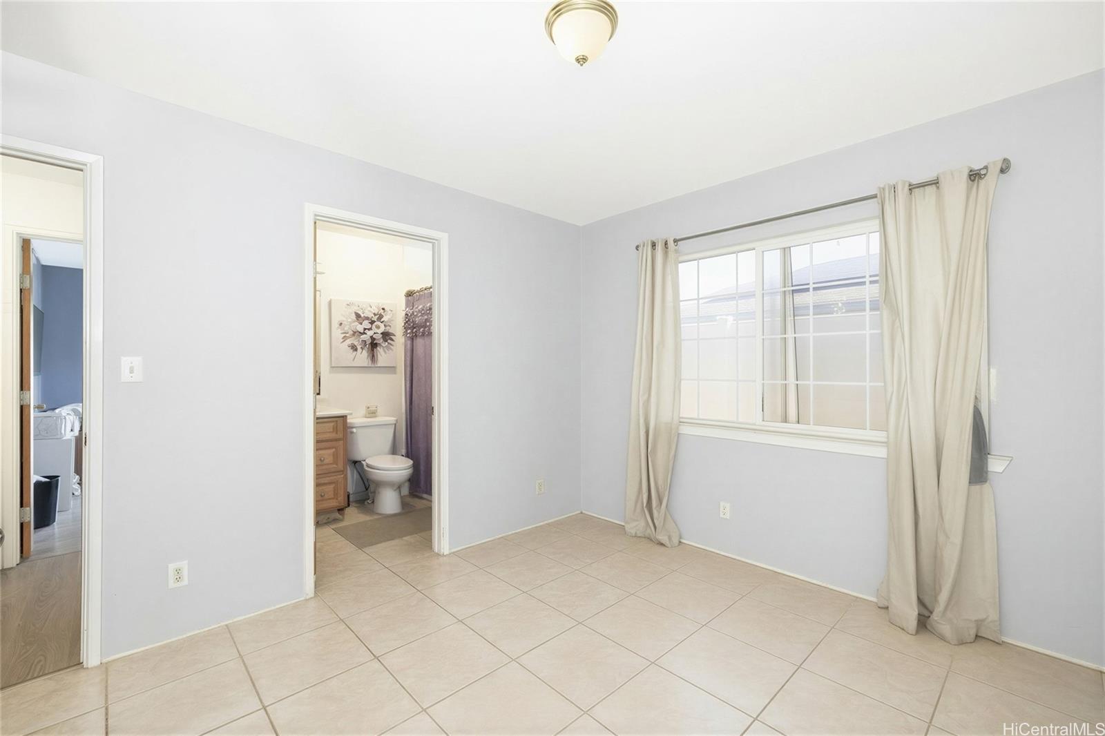 Photo 11 of 25