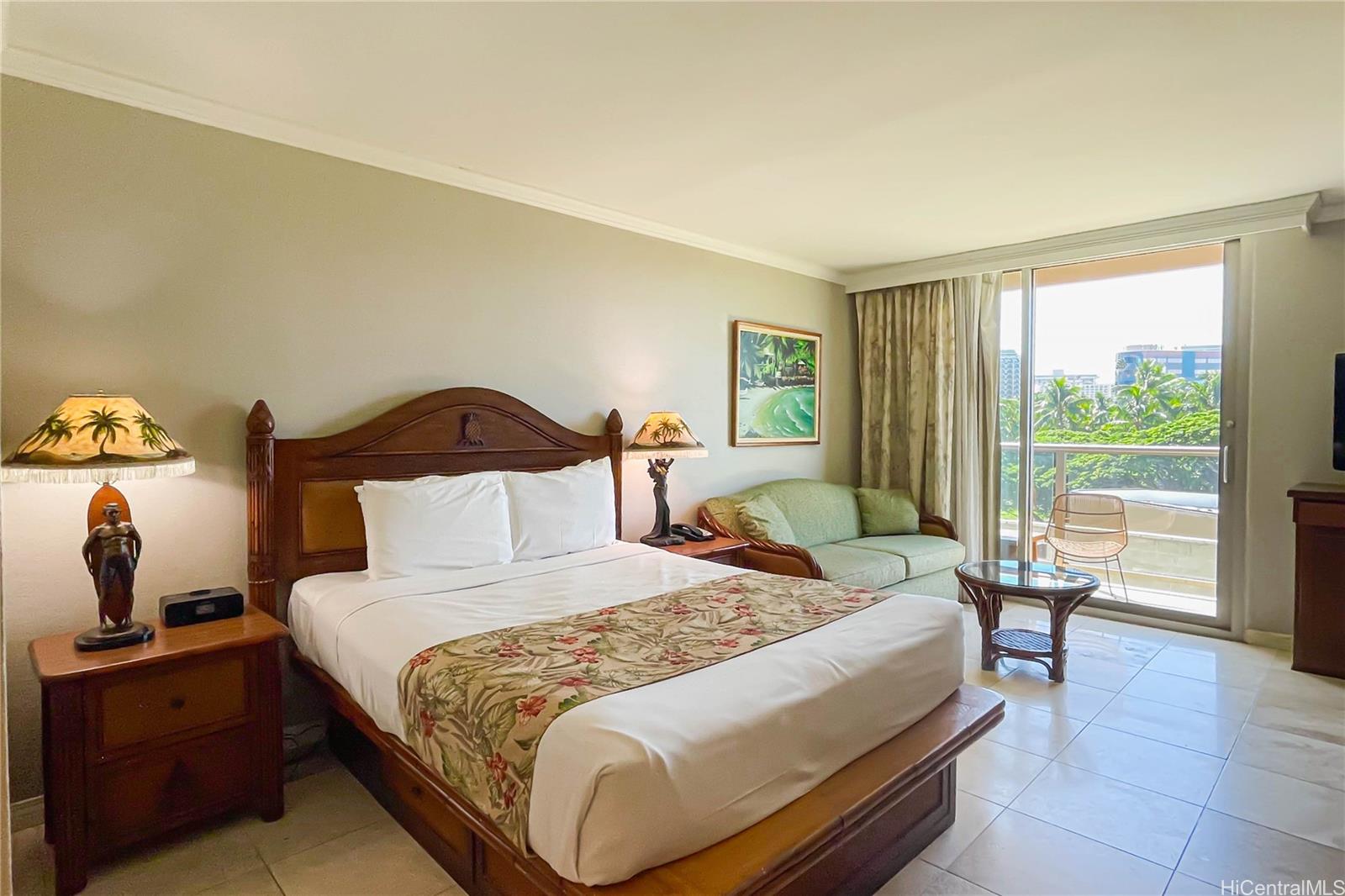 2045 Kalakaua Avenue 209