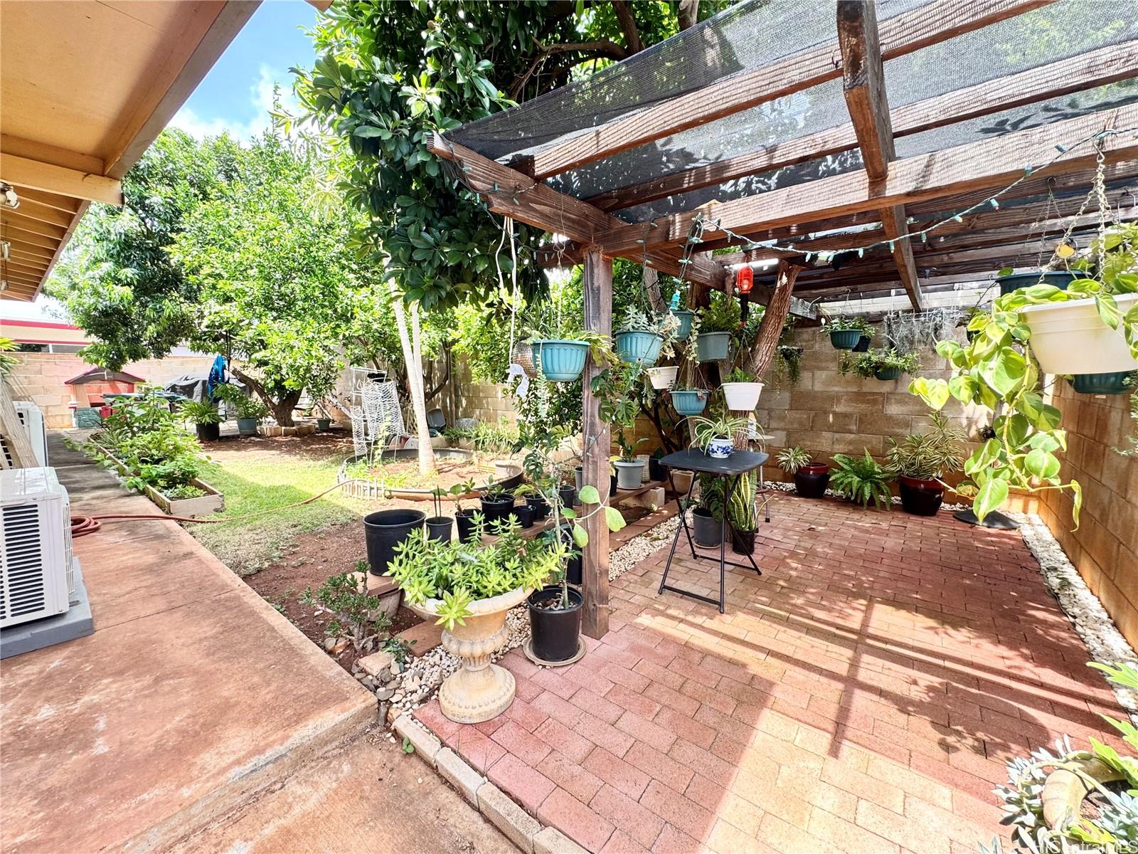 Photo 21 of 24