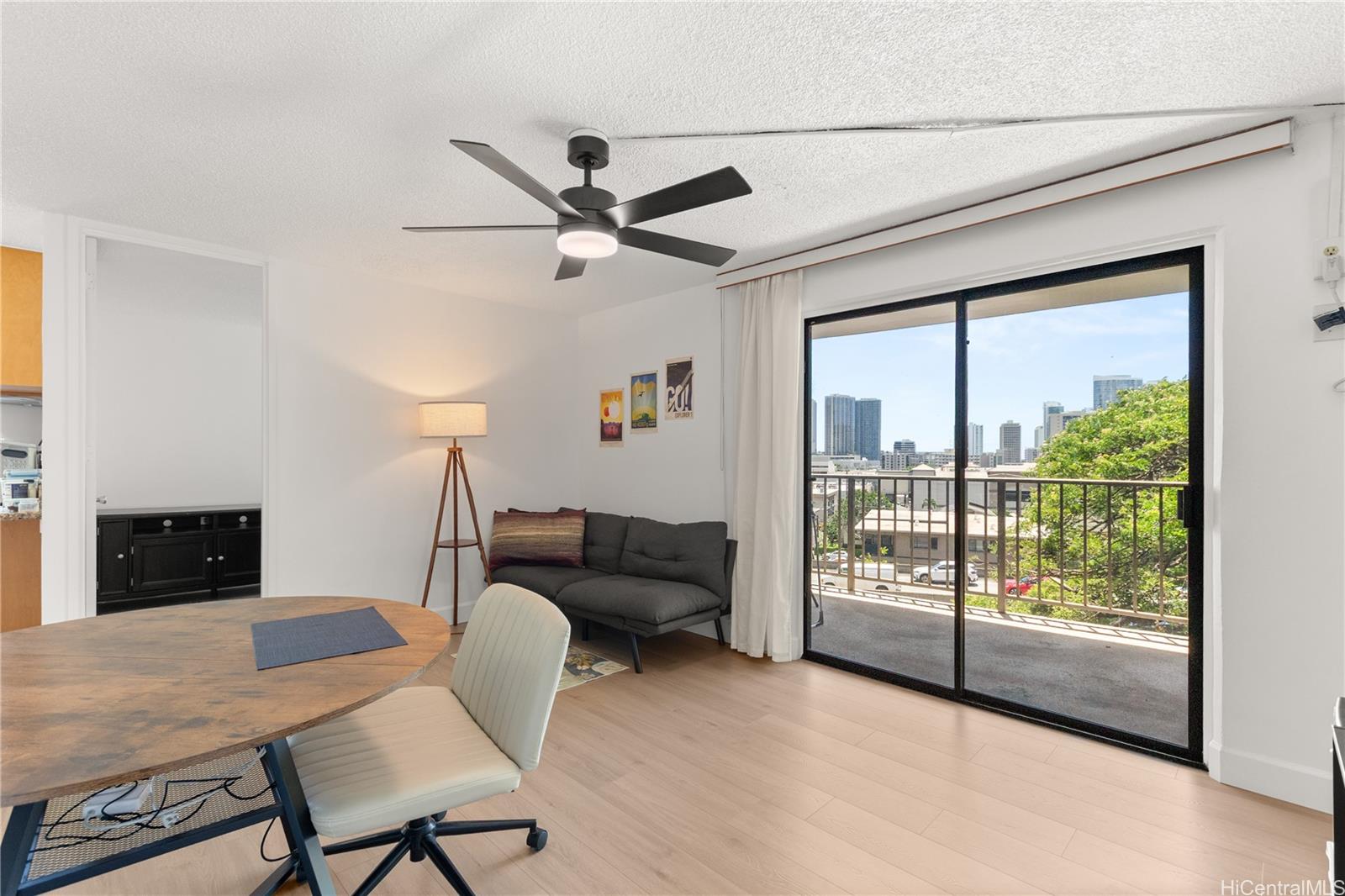 Photo 2 of 18