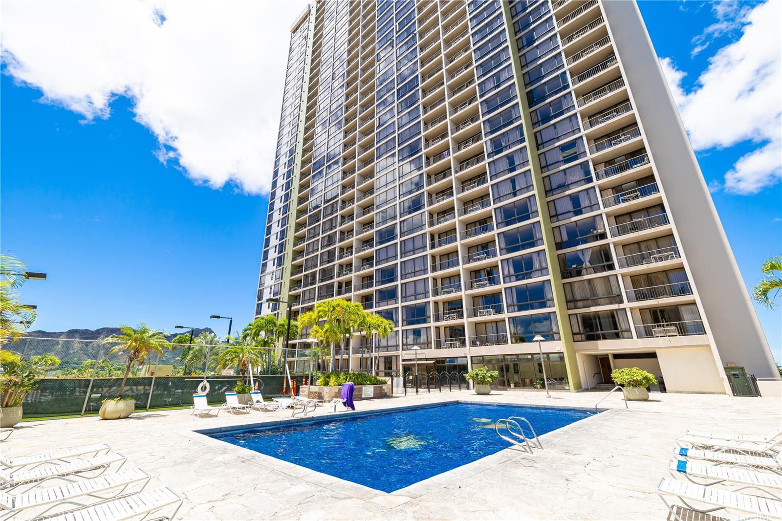 229 Paoakalani Avenue 1501