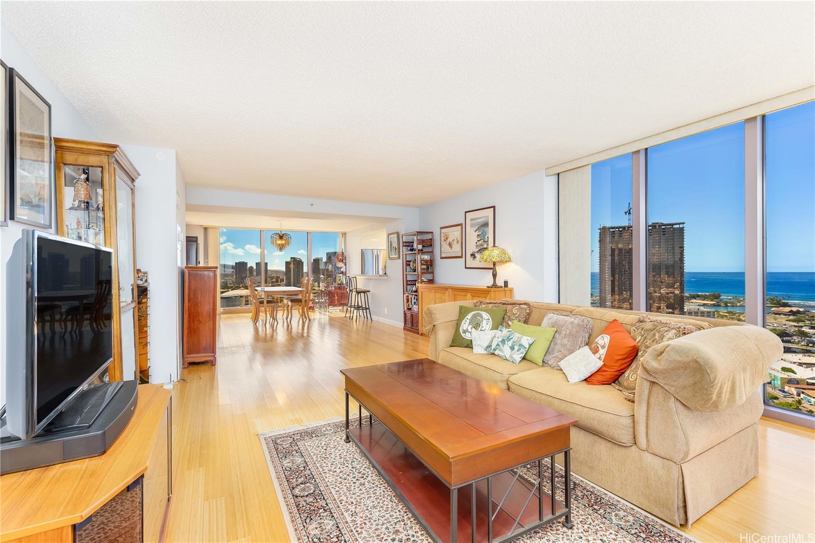 425 South Street 2701