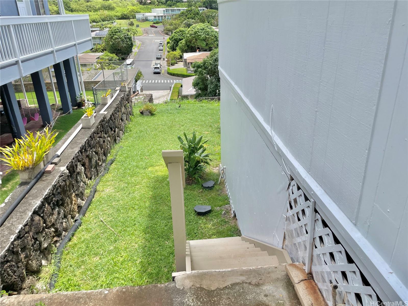 Photo 23 of 25