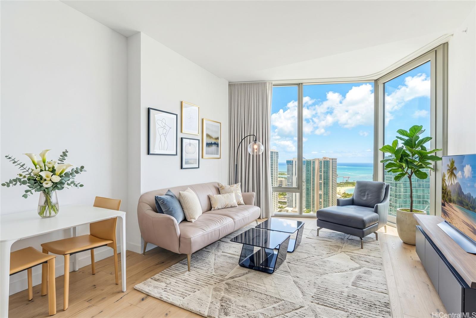 1001 Queen Street PH 4004