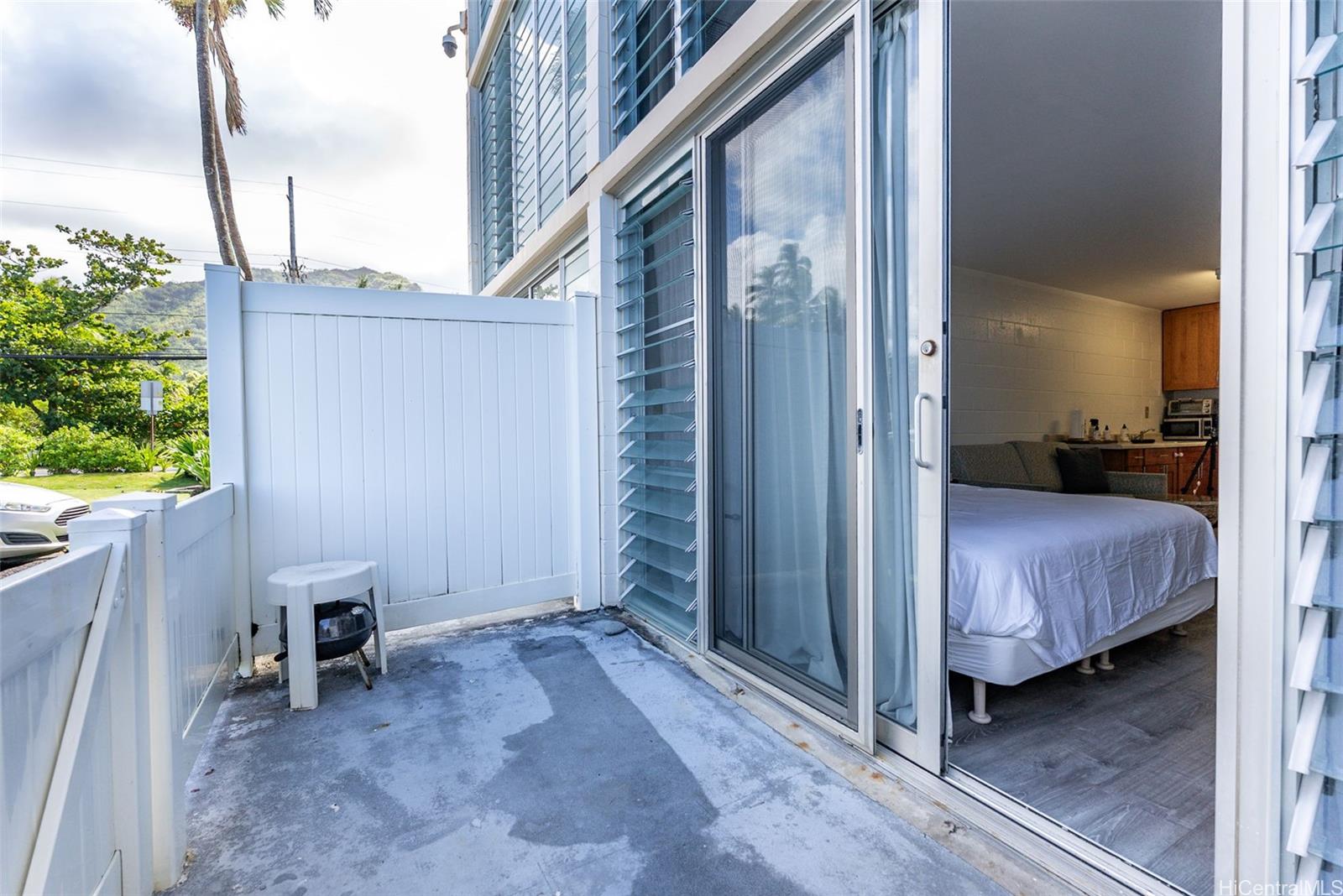 Photo 21 of 25
