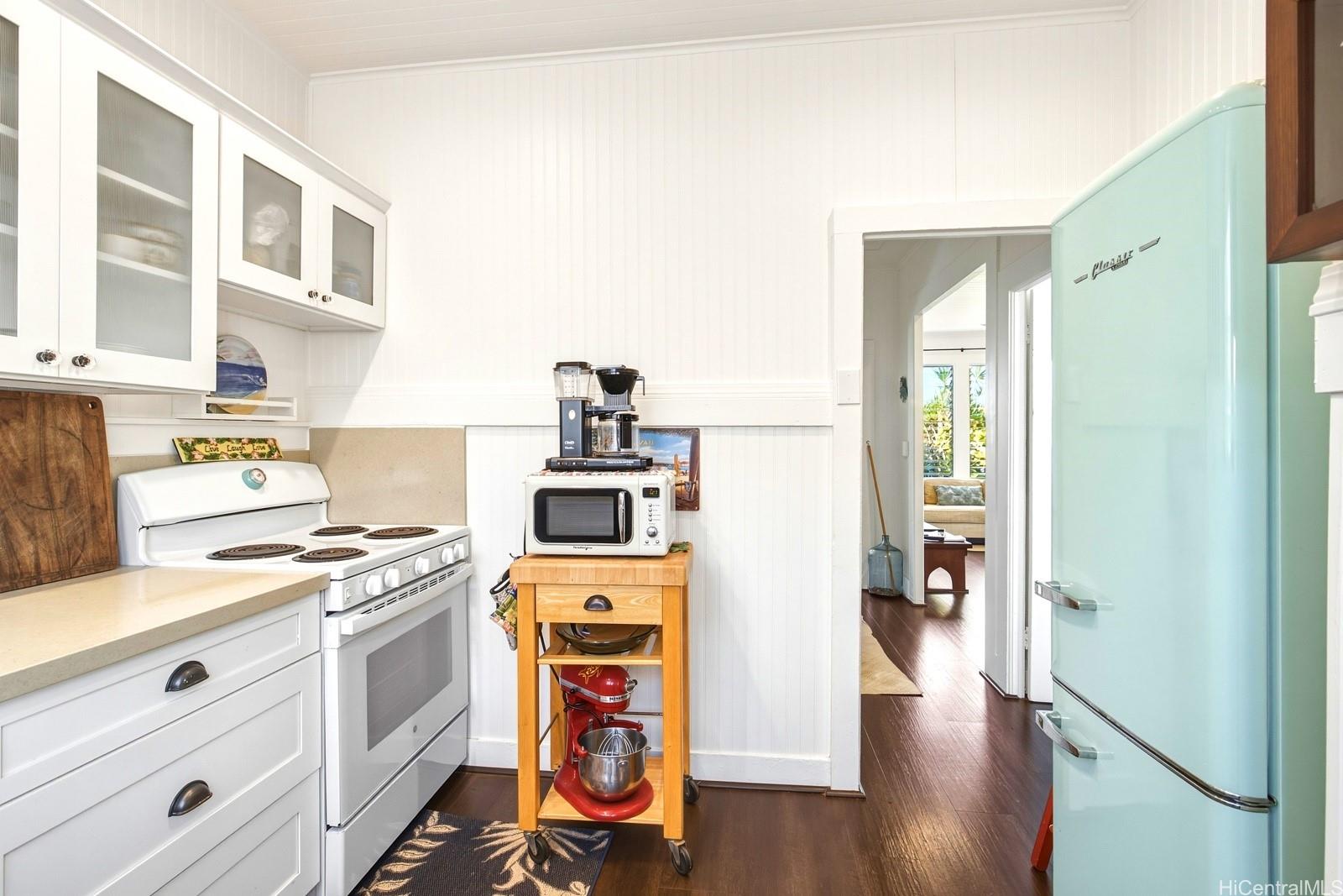 Photo 17 of 25