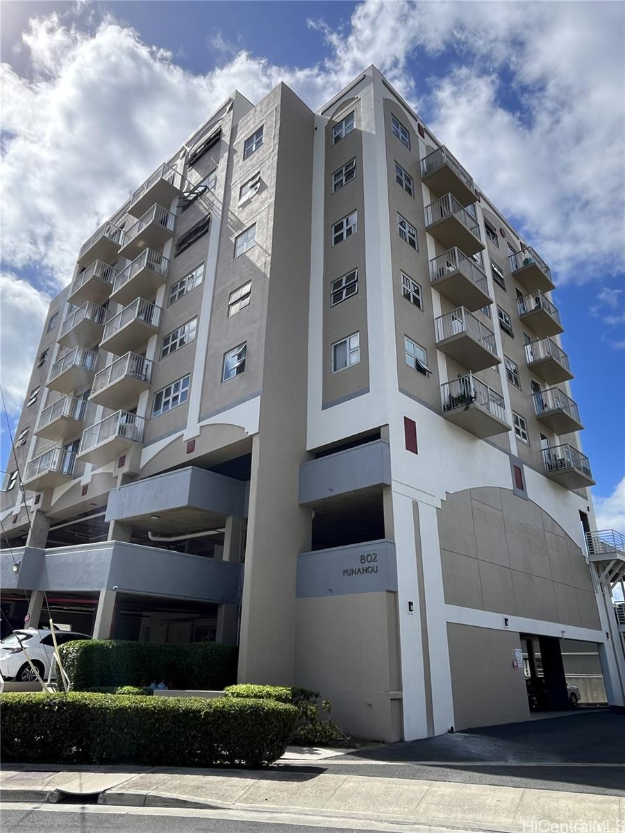 802 Punahou Street 706