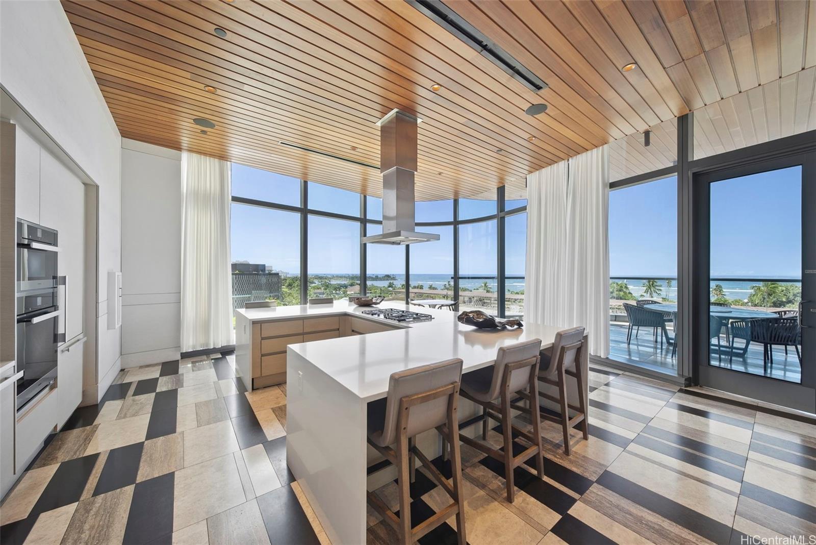 Photo 20 of 25