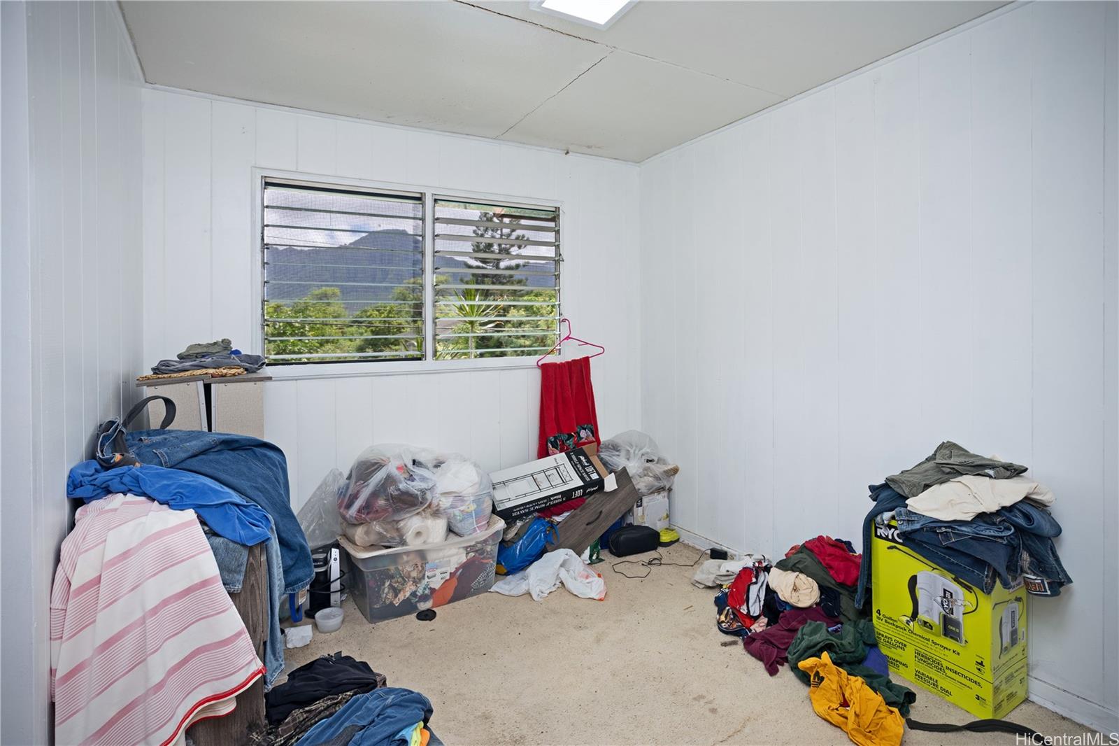 Photo 17 of 25