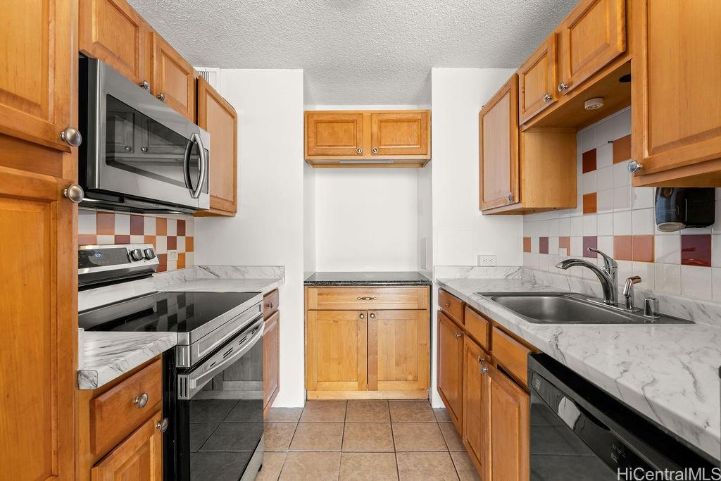 Photo 6 of 25