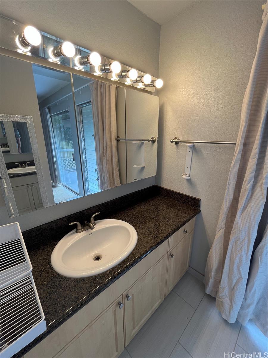 Photo 14 of 20