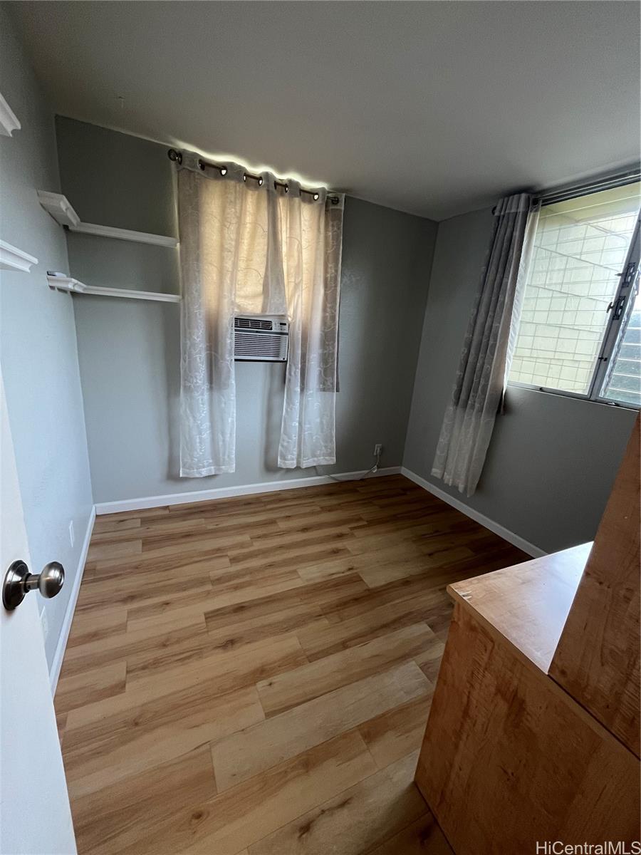 Photo 8 of 20