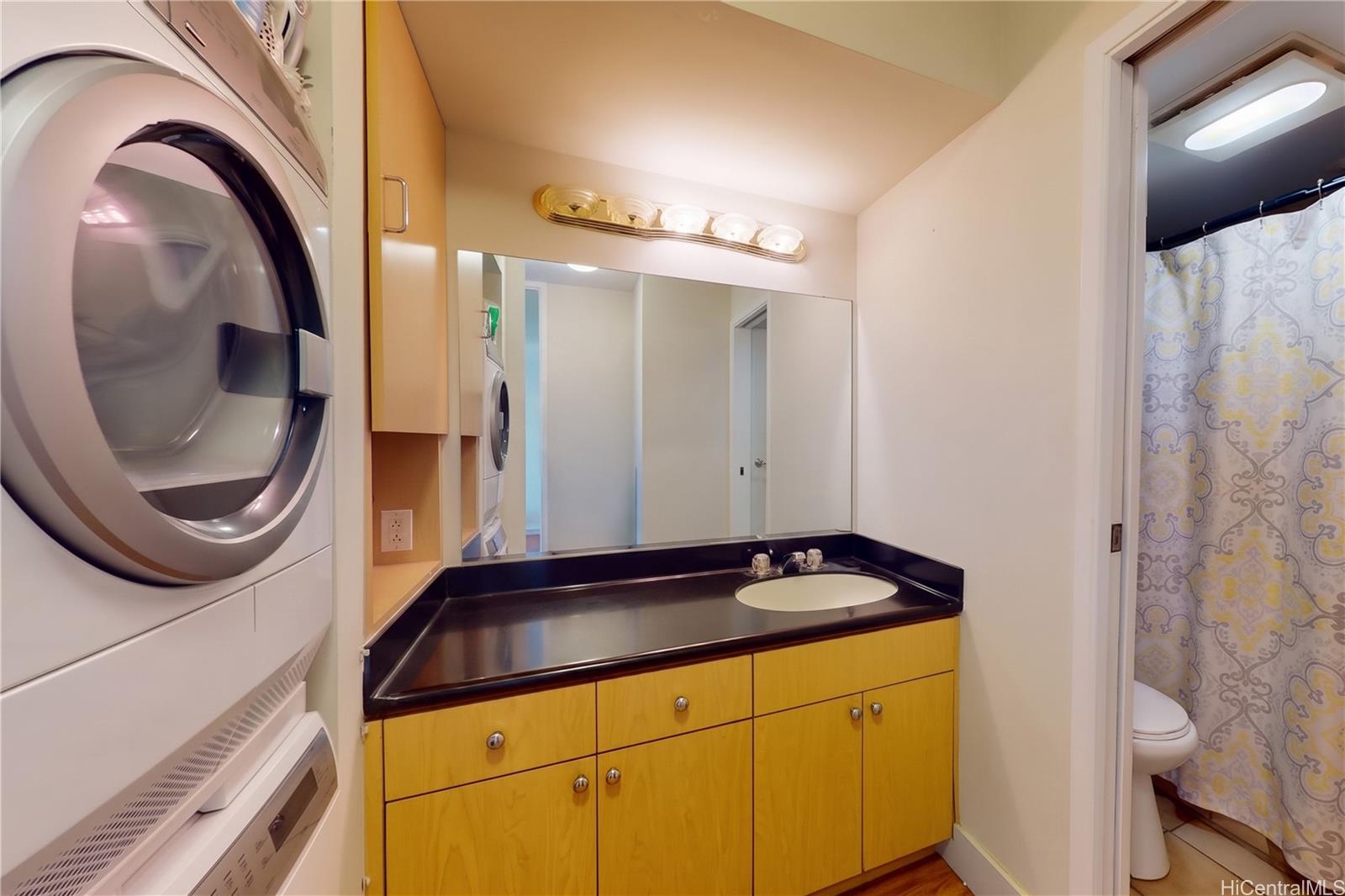 411 Hobron Lane  Unit 1512