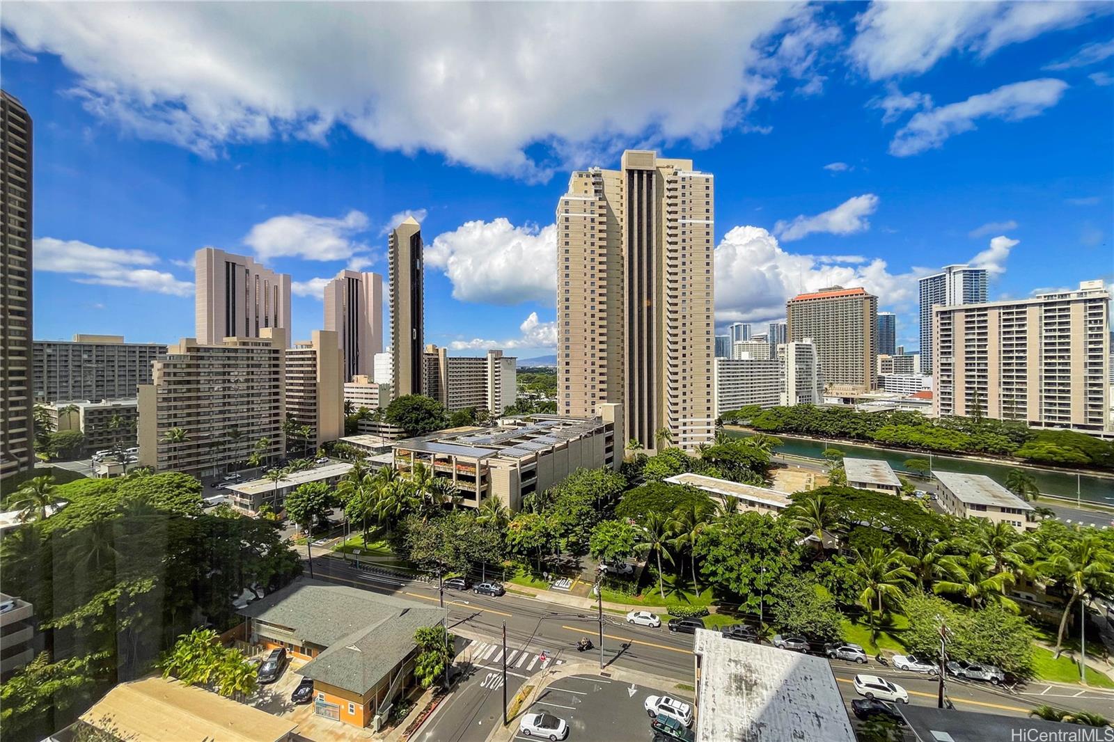 411 Hobron Lane  Unit 1512