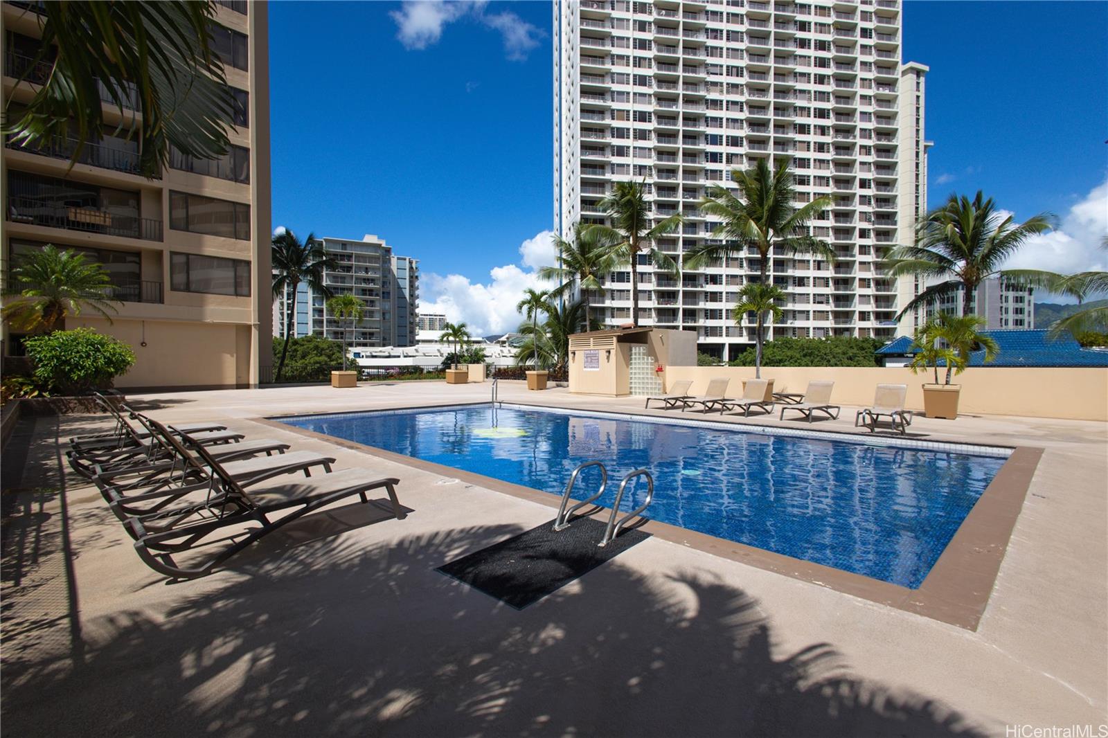 411 Hobron Lane  Unit 1512