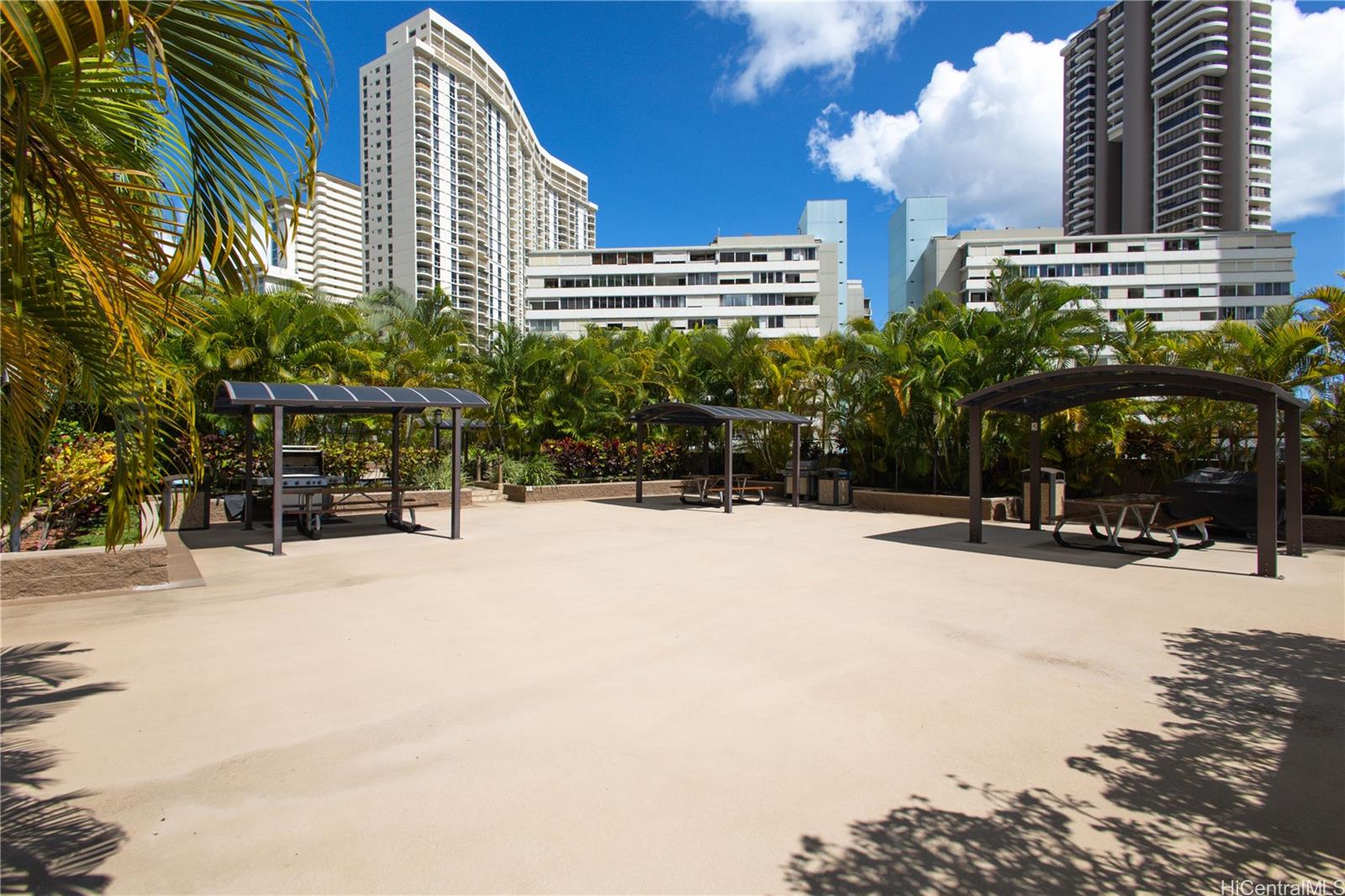 411 Hobron Lane  Unit 1512