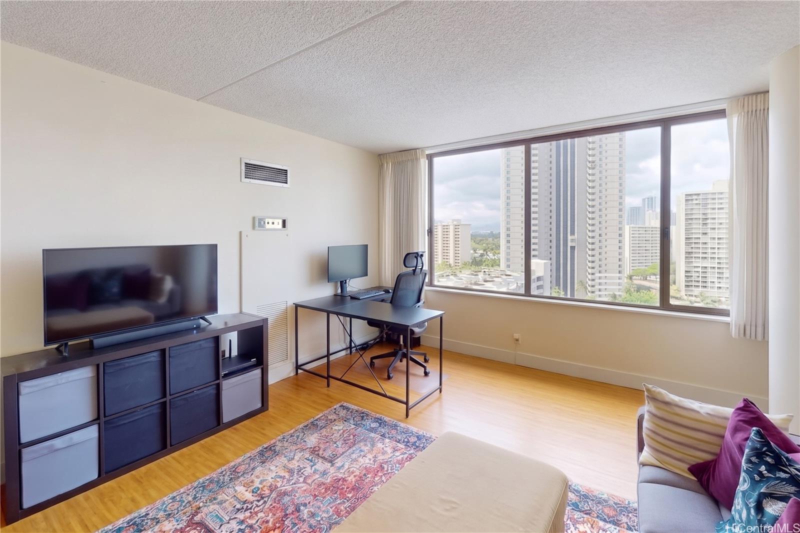 411 Hobron Lane  Unit 1512
