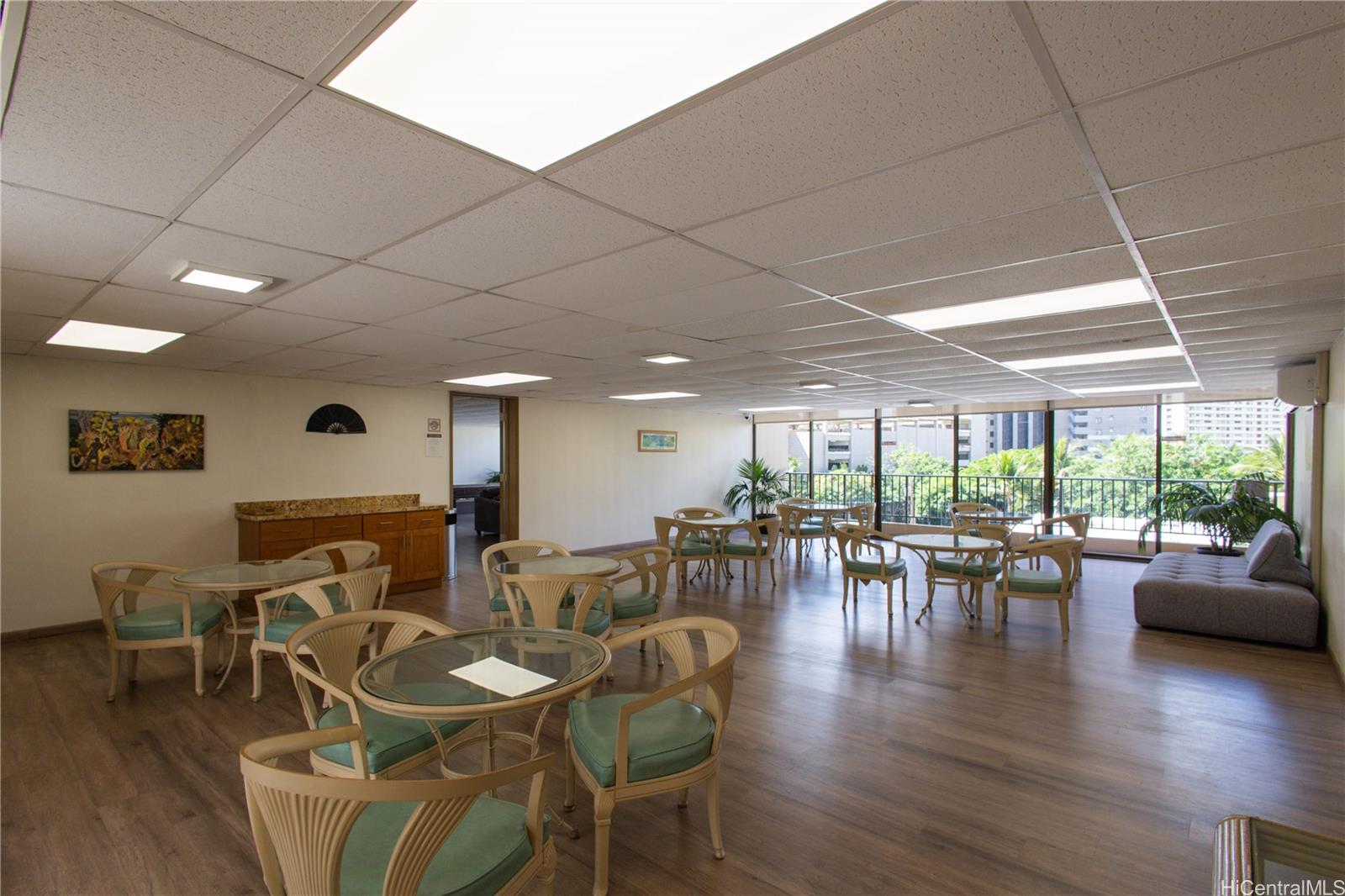 411 Hobron Lane  Unit 1512
