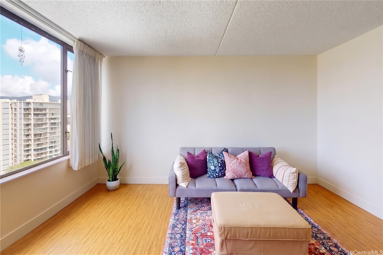 411 Hobron Lane  Unit 1512