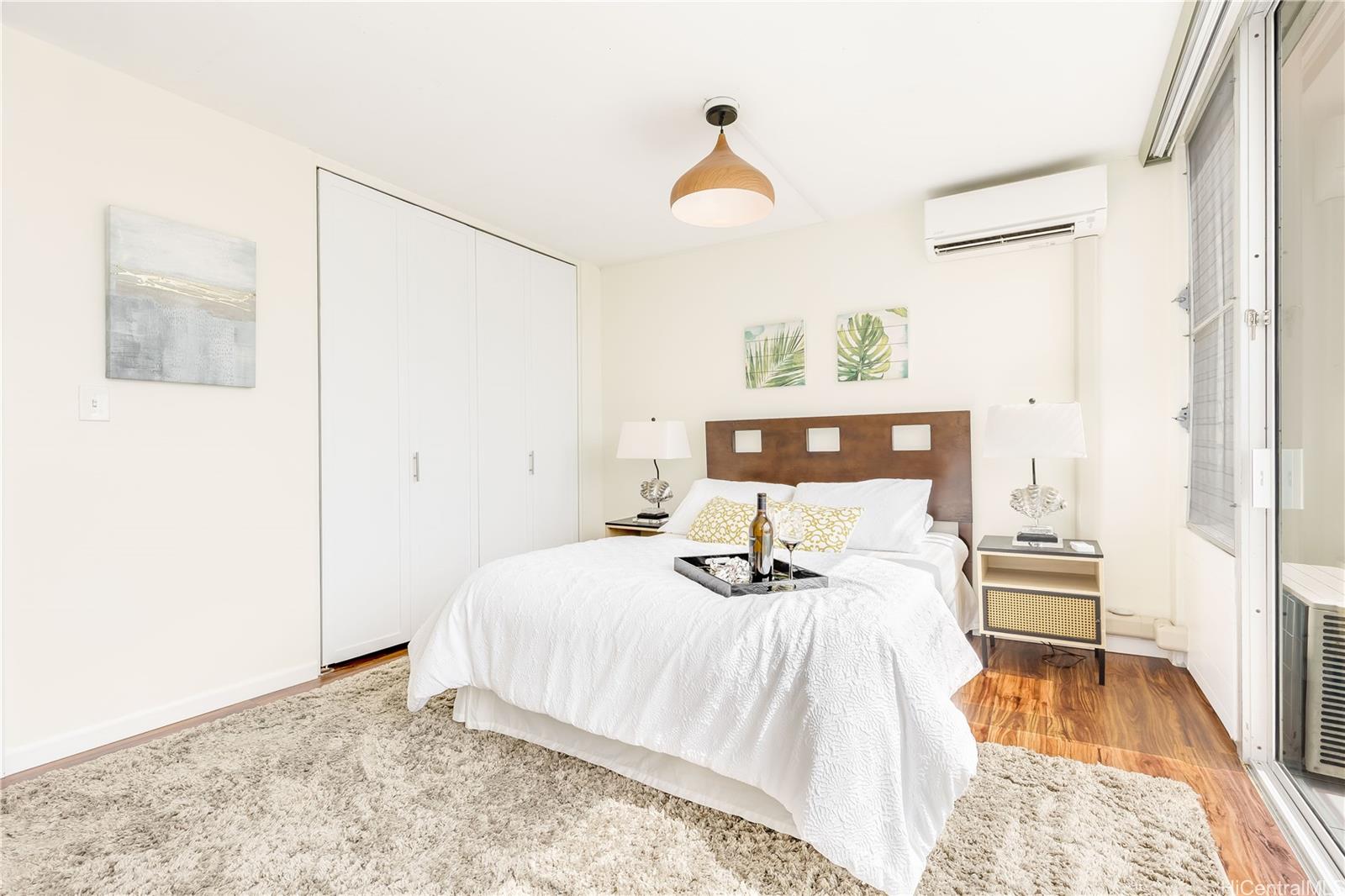 555 University Avenue  Unit 2606