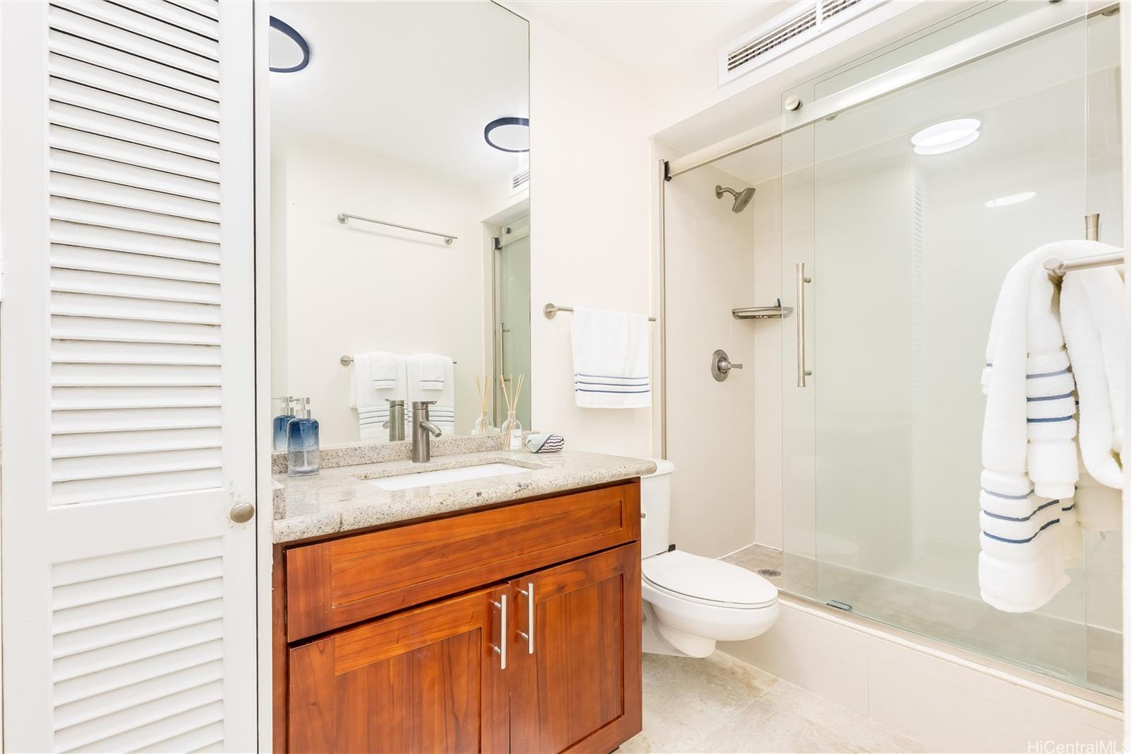 555 University Avenue  Unit 2606
