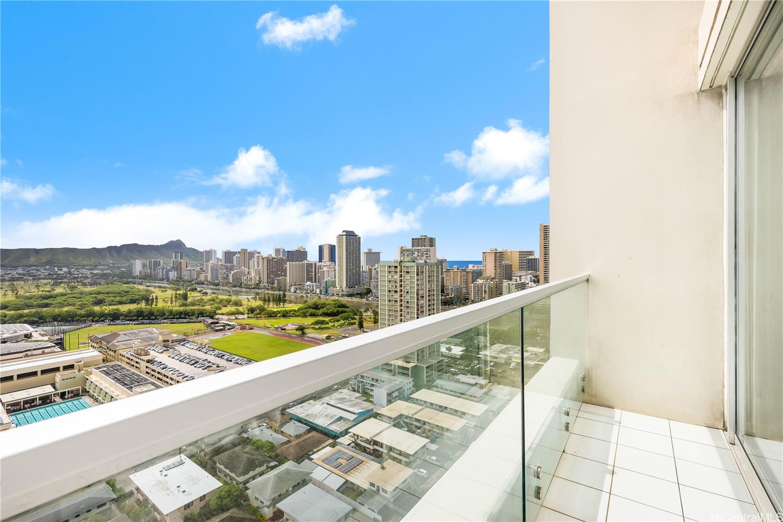 555 University Avenue  Unit 2606