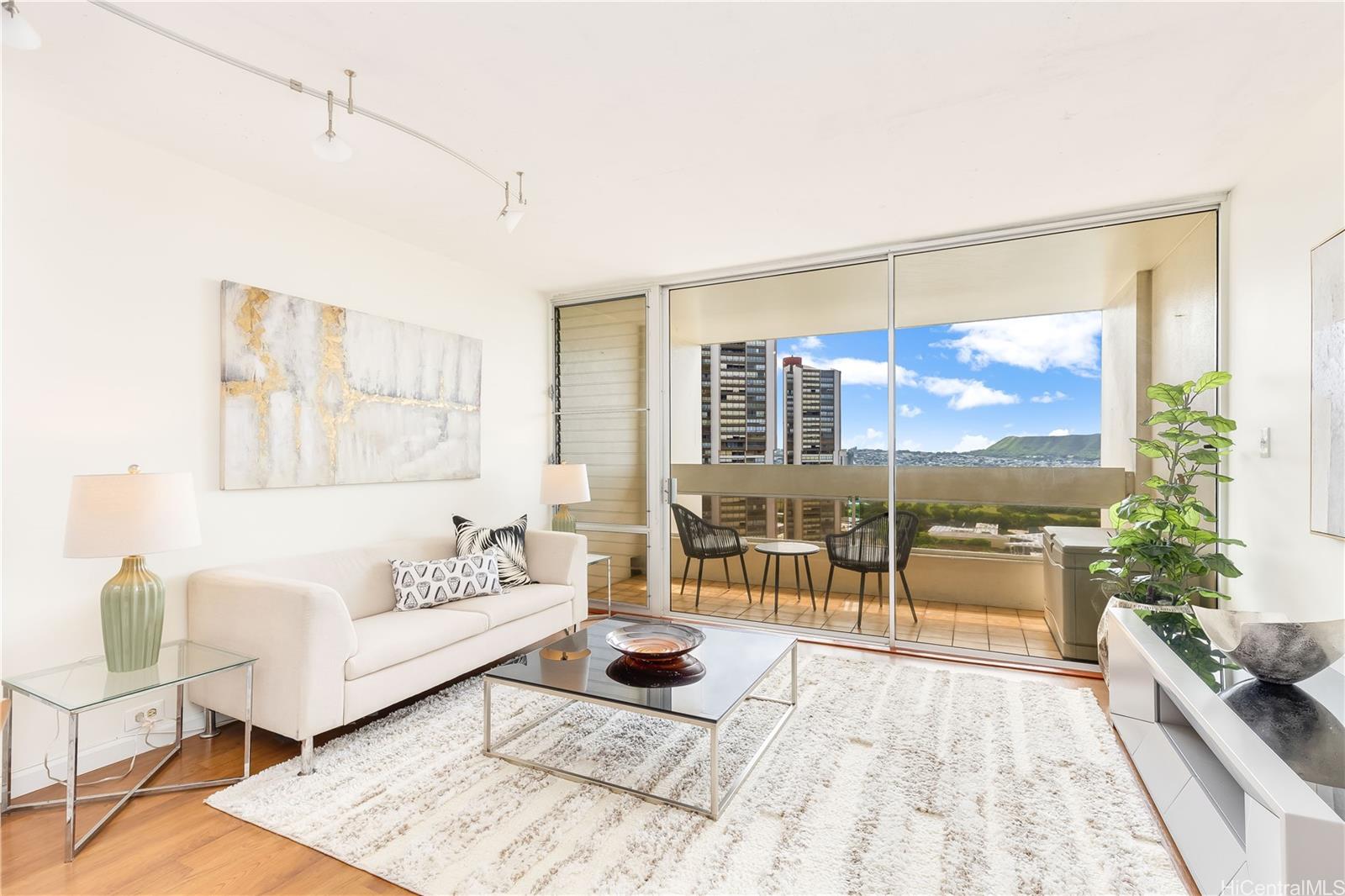 555 University Avenue  Unit 2606