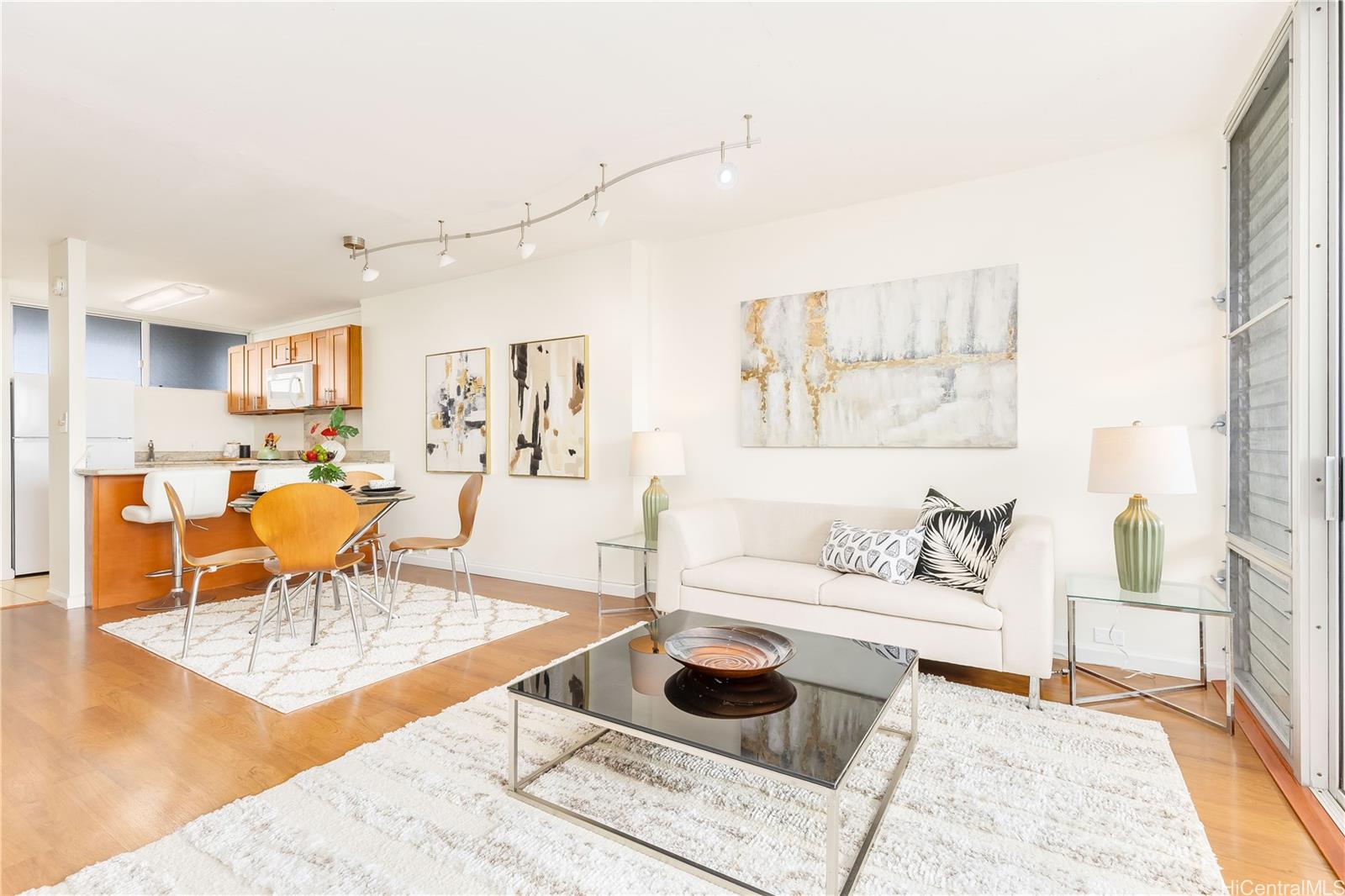 555 University Avenue  Unit 2606