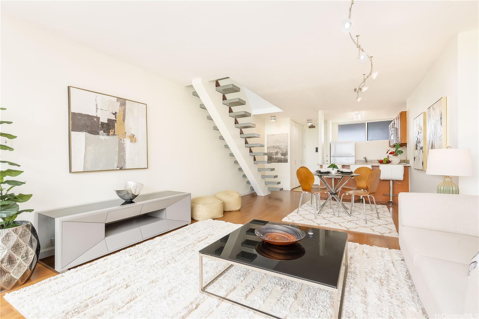 555 University Avenue  Unit 2606