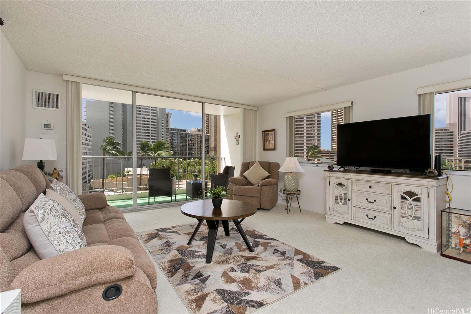 400 Hobron Lane 701