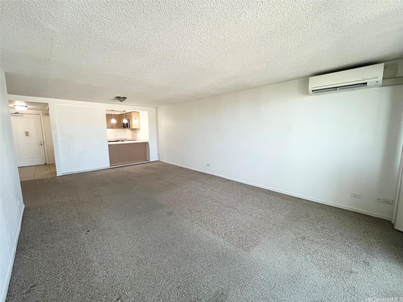 Photo 4 of 25