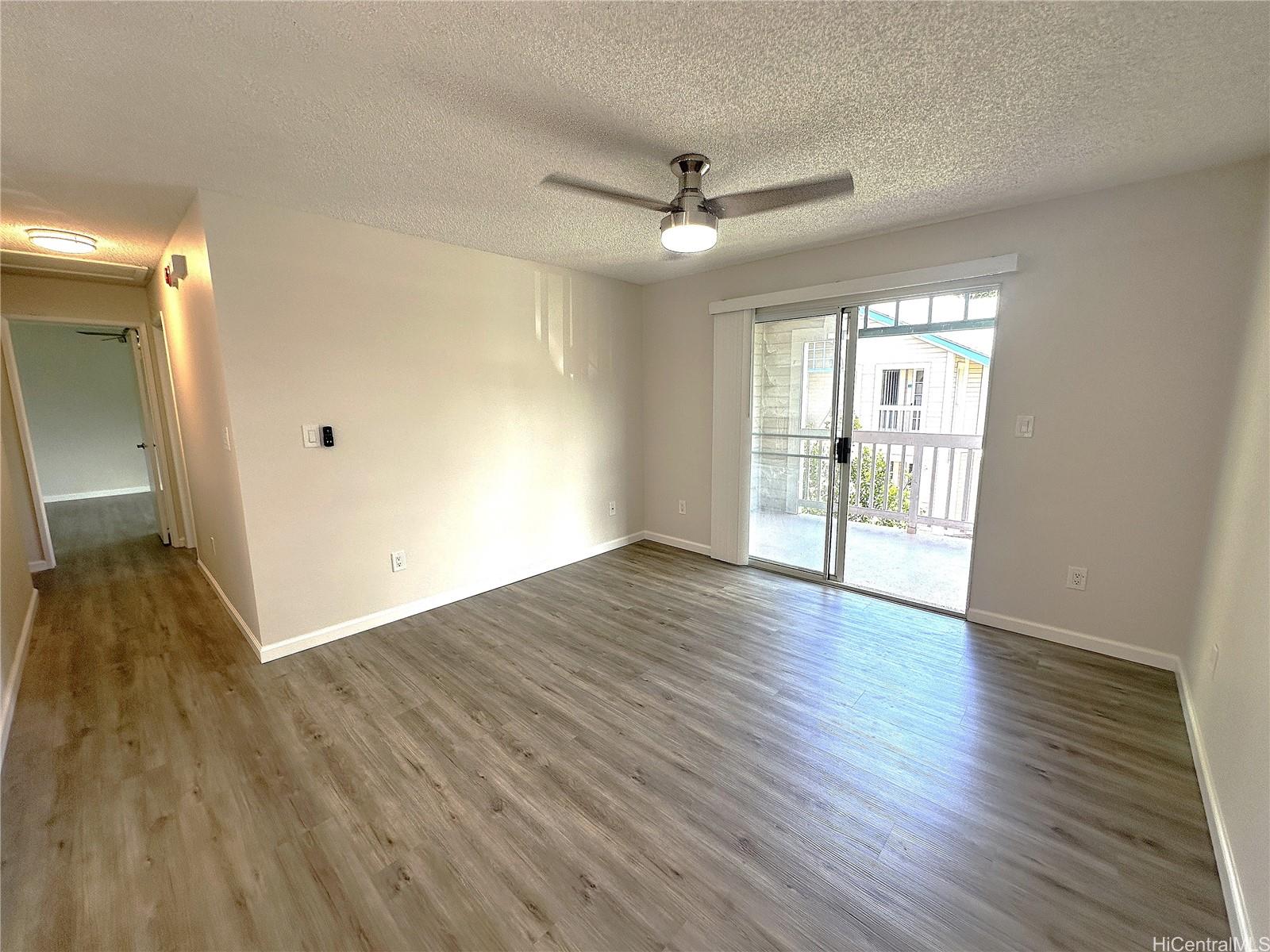 Photo 3 of 25