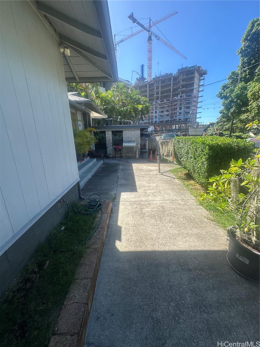 Photo 10 of 25