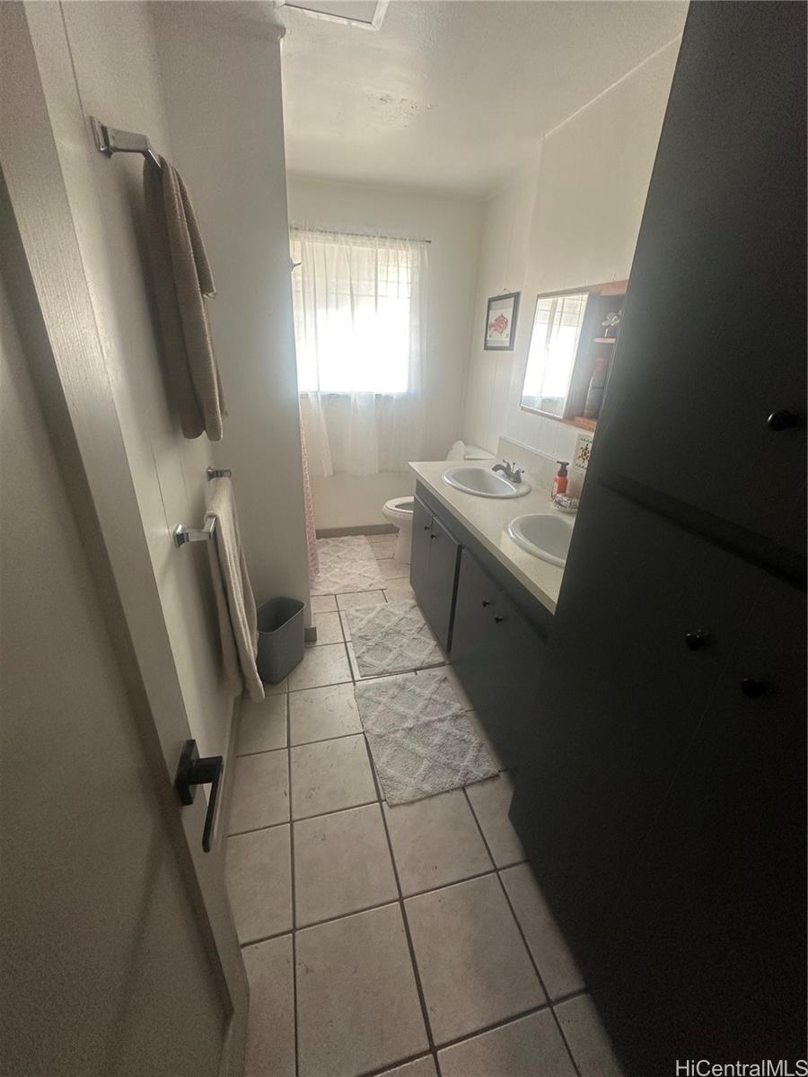 Photo 16 of 25