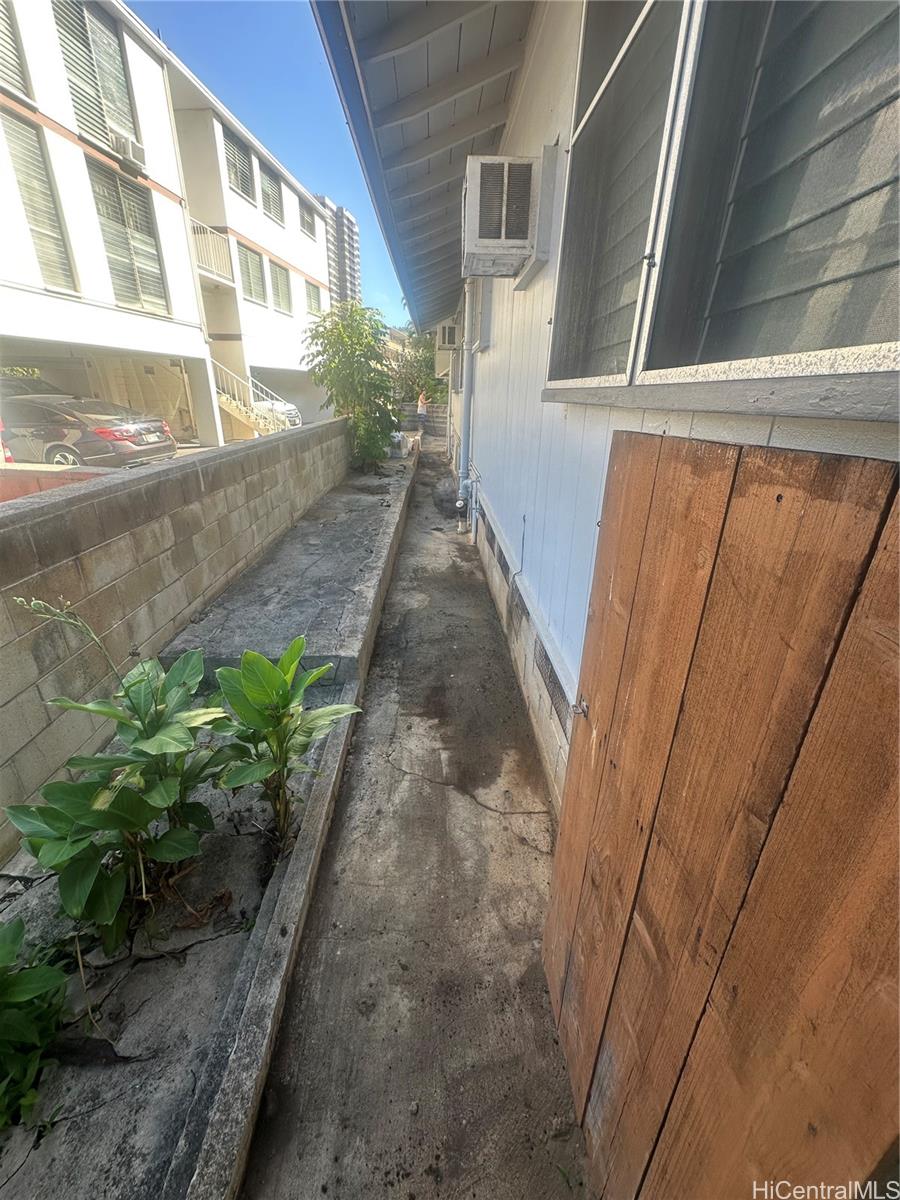 Photo 17 of 25