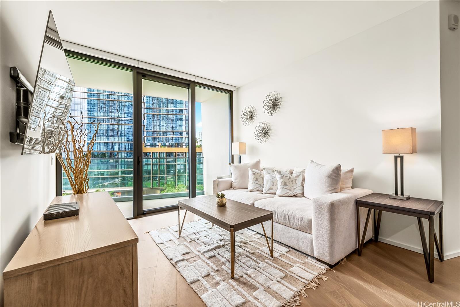 1000 Auahi Street 707