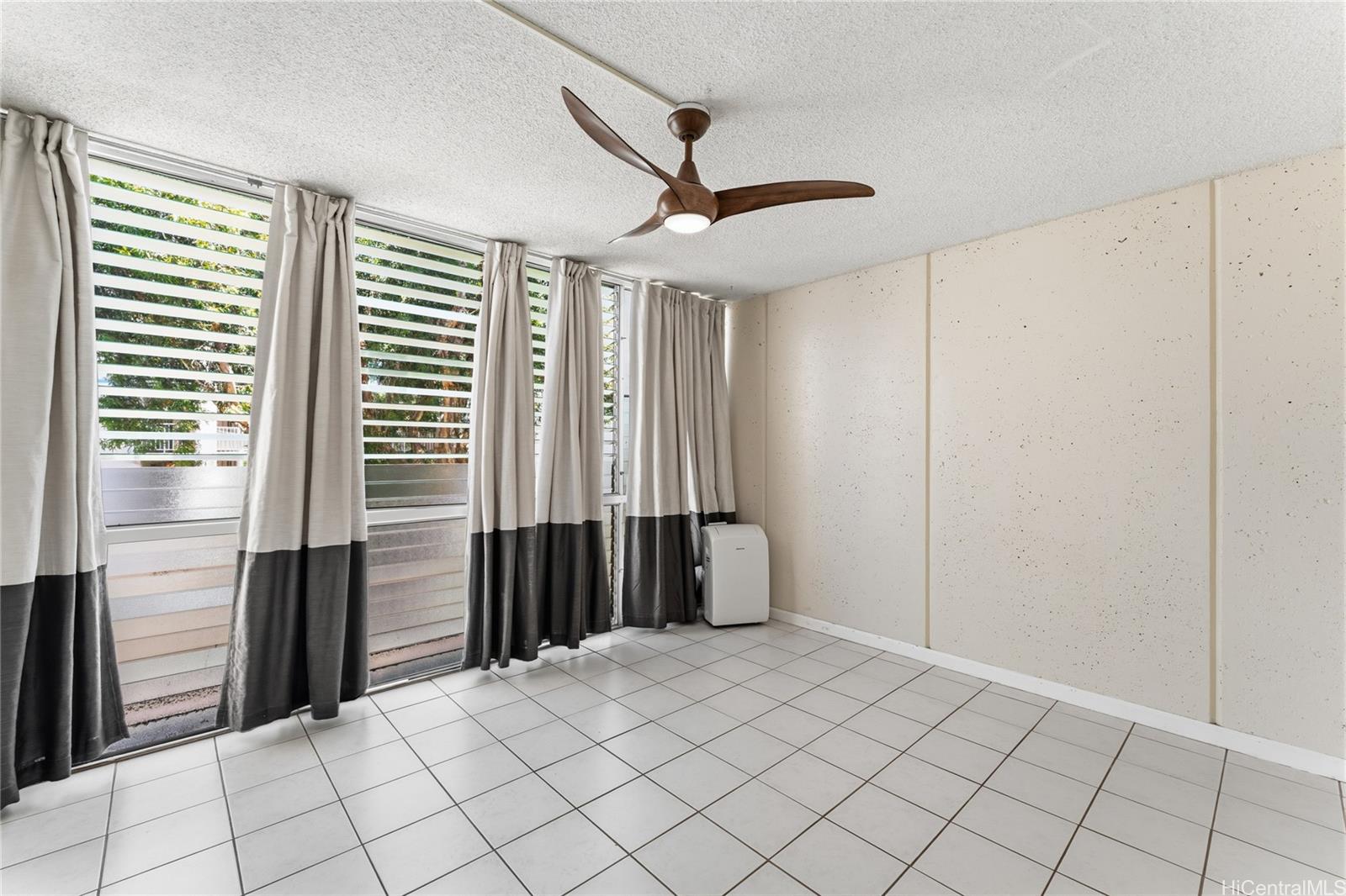 Photo 15 of 25