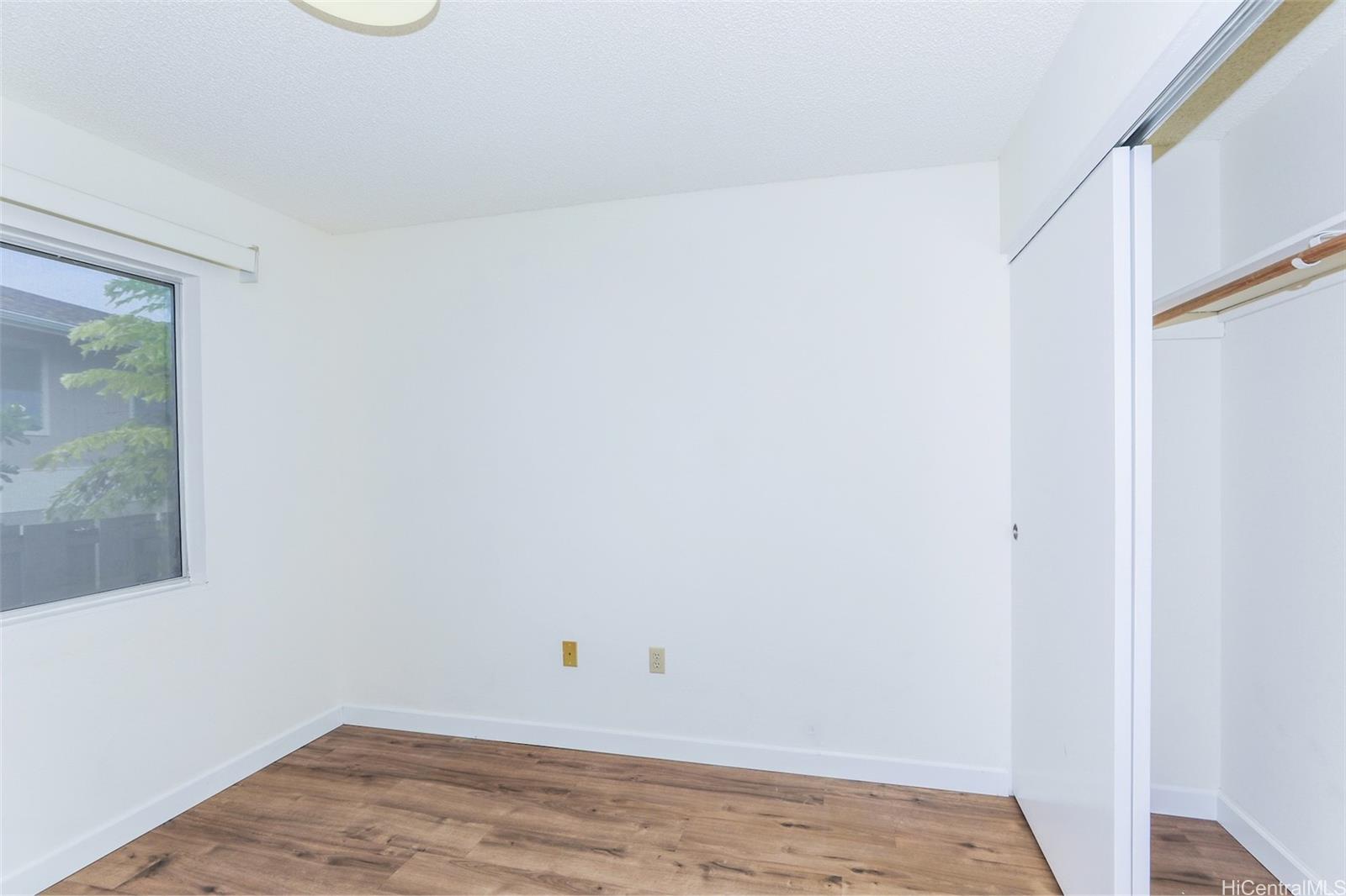 Photo 19 of 25