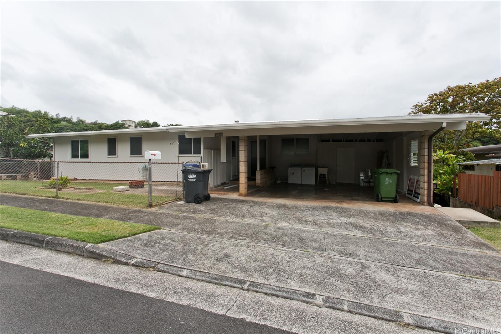 1563 Onipaa Street