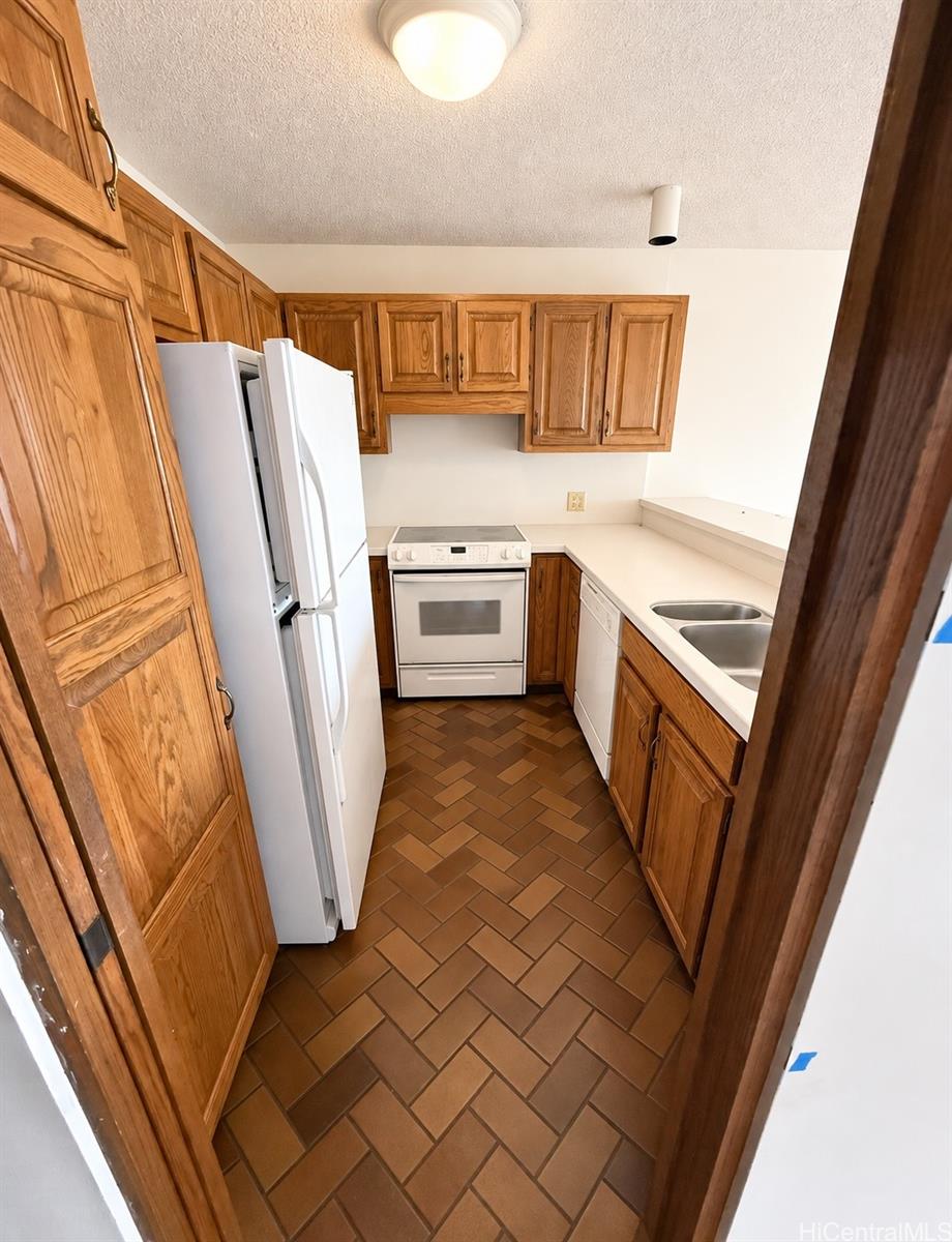555 Hahaione Street  Unit 9E