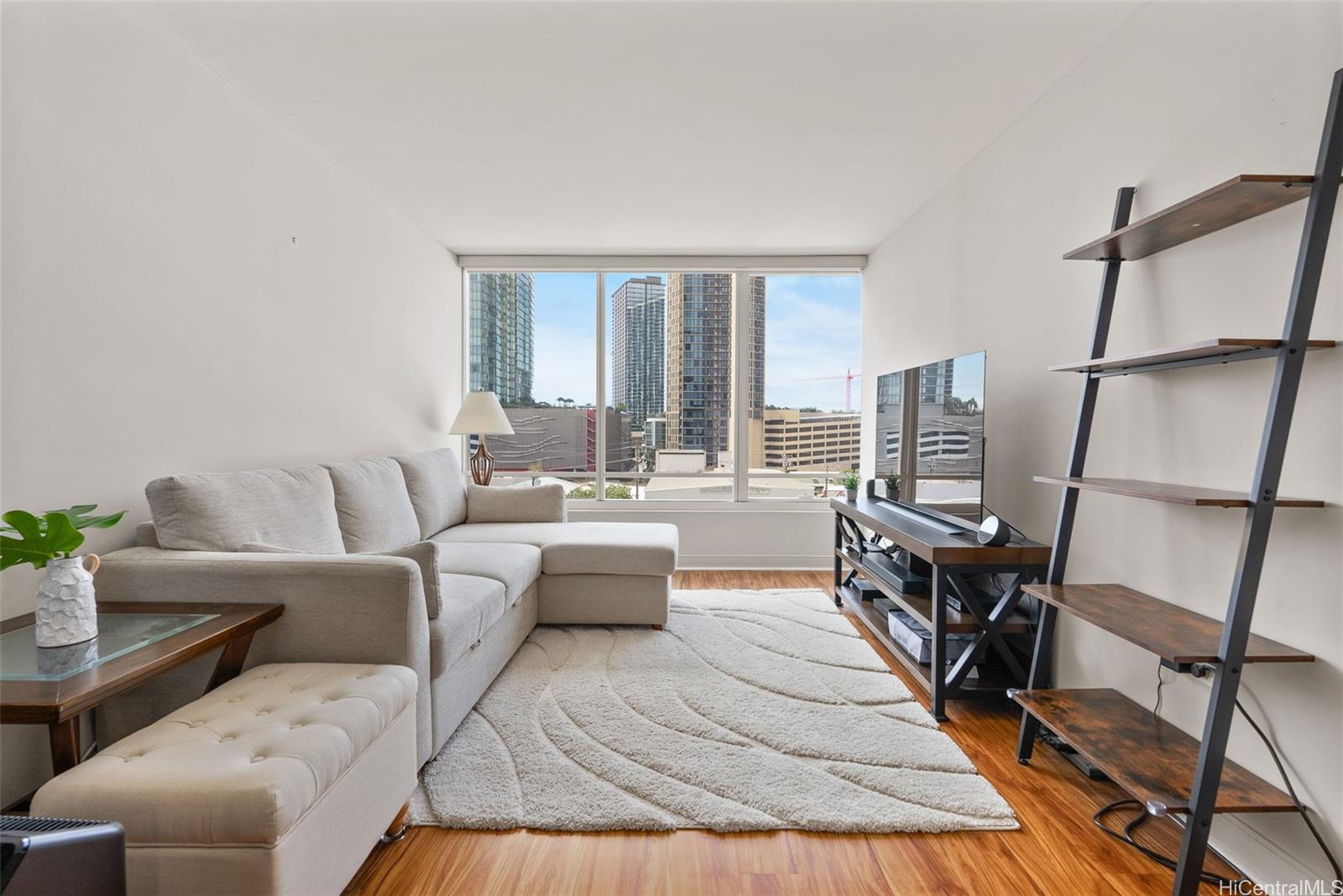 1009 Kapiolani Boulevard 709