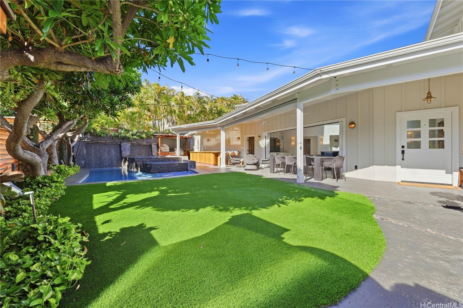 245 Palaoa Place