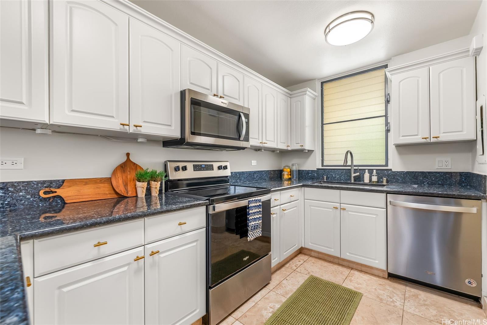 Photo 9 of 25