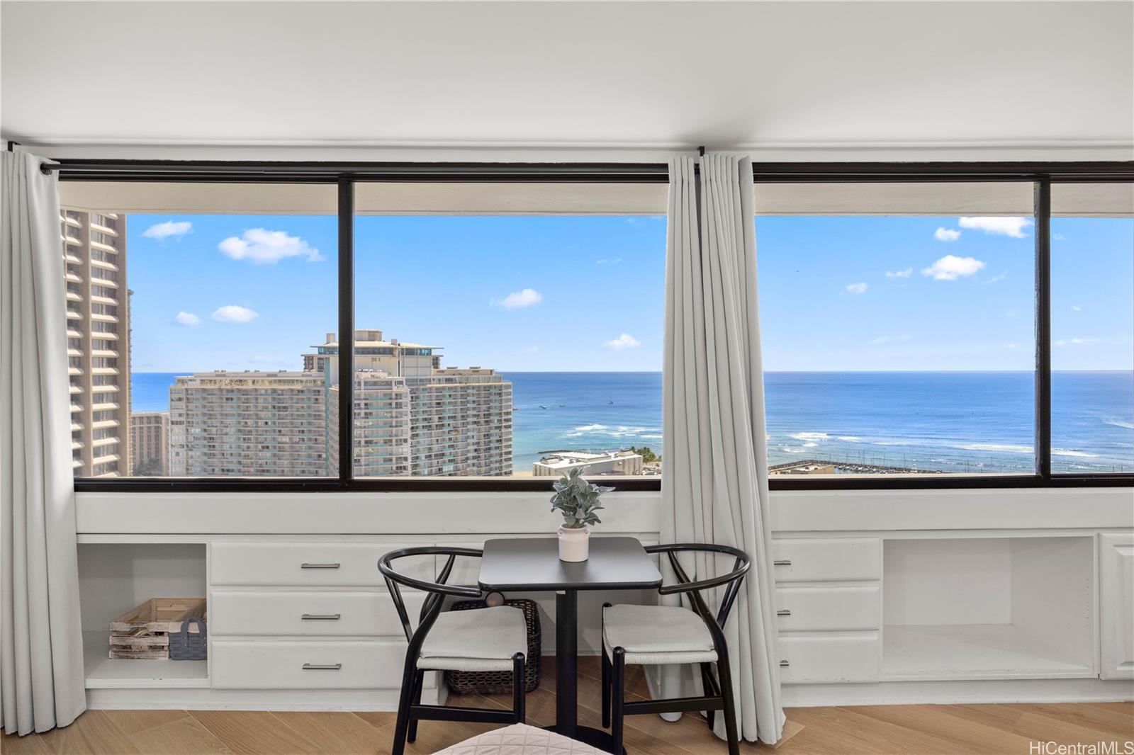 1700 Ala Moana Boulevard 3304
