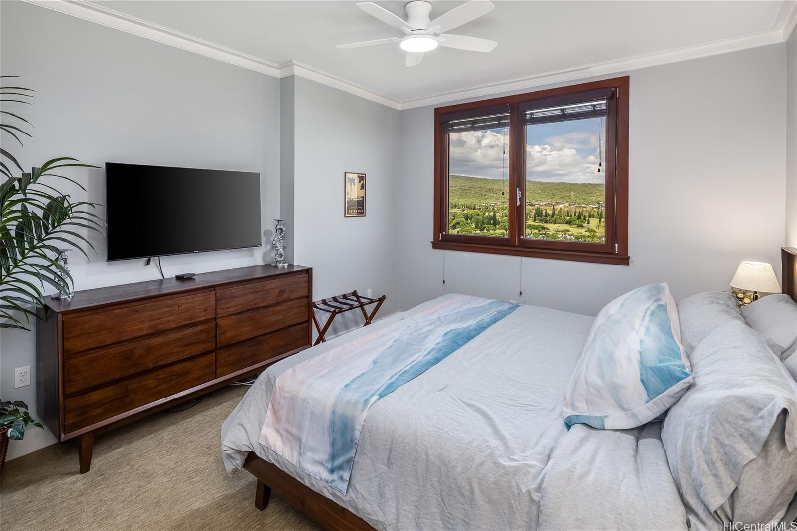Photo 11 of 25