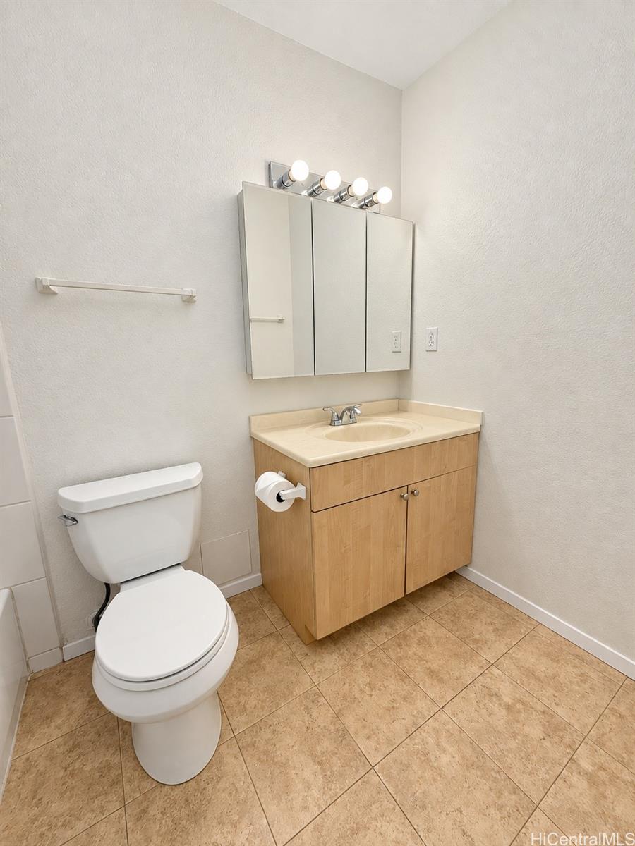 Photo 11 of 25