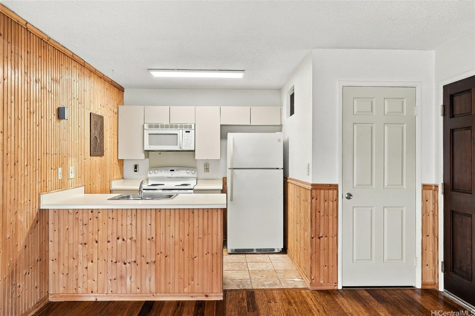 Photo 9 of 23