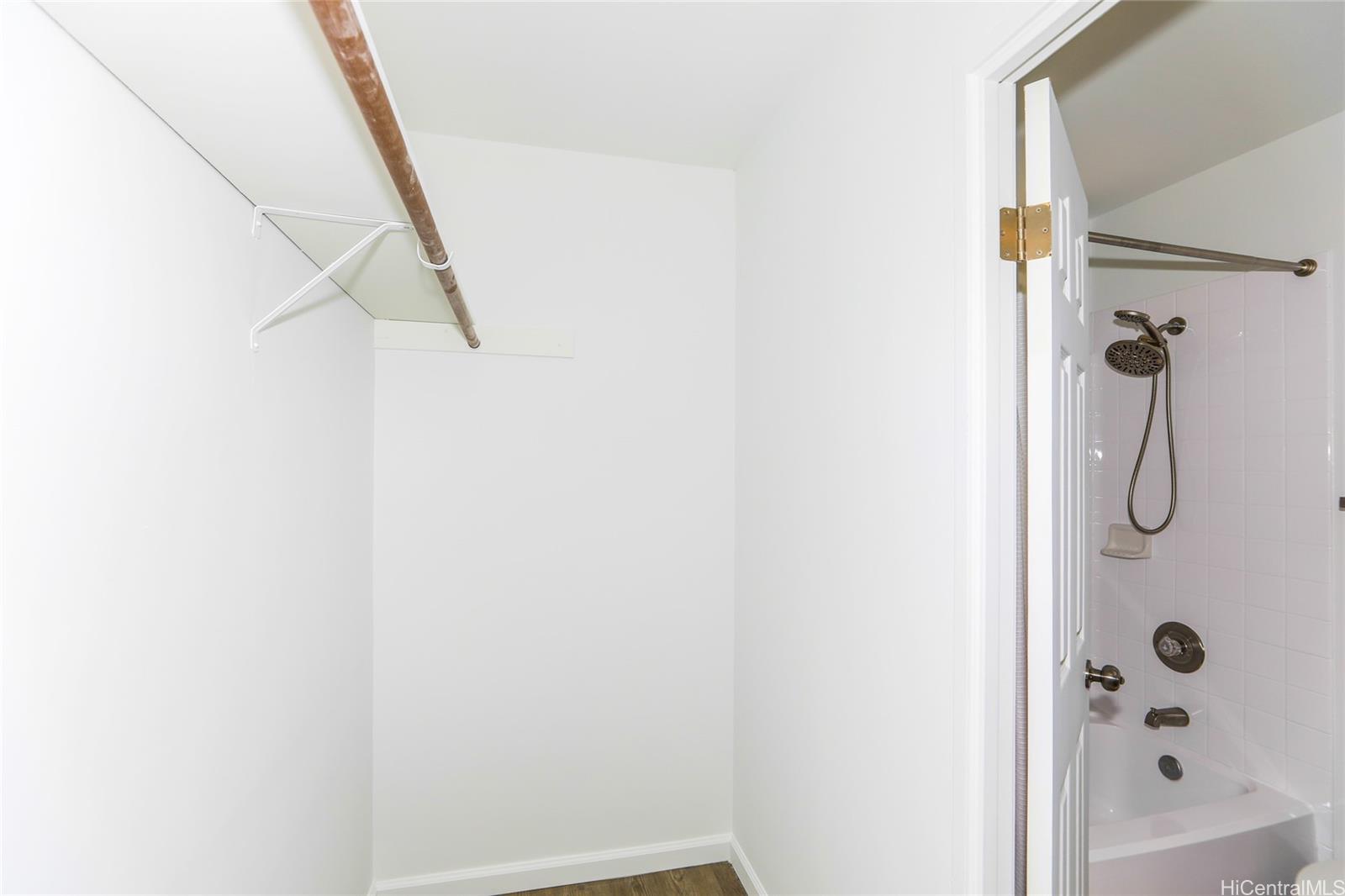 Photo 21 of 25