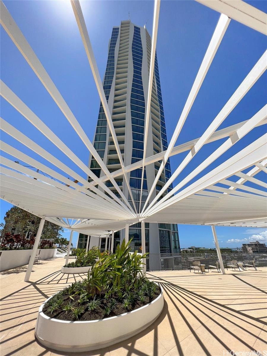 1000 Auahi Street 2305
